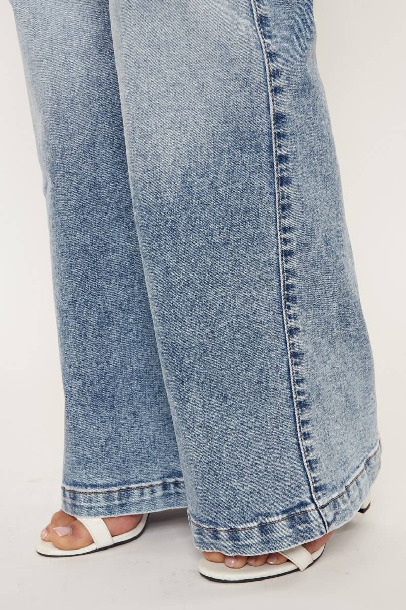 Allison Ultra High Rise 90's Flare Kancan Jeans | SZ 16W-22W