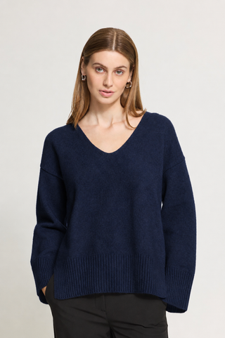 IHalize Long Sleeve Sweater | Navy