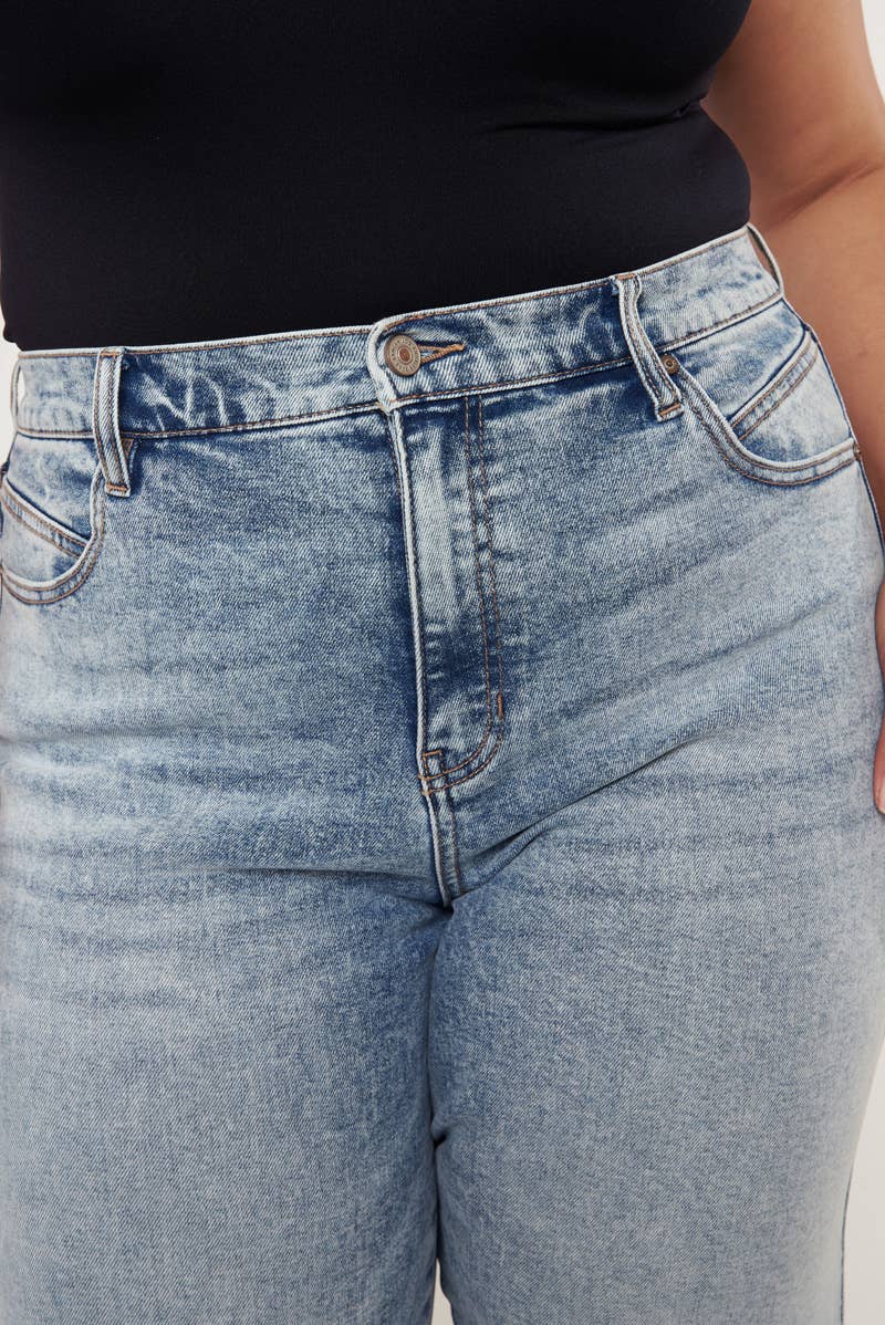 Allison Ultra High Rise 90's Flare Kancan Jeans | SZ 16W-22W