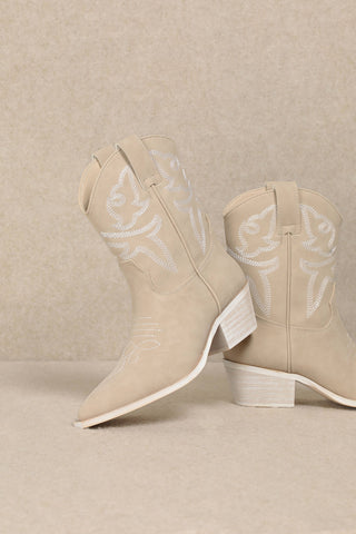 Midwest Claire Contrast Trim Booties